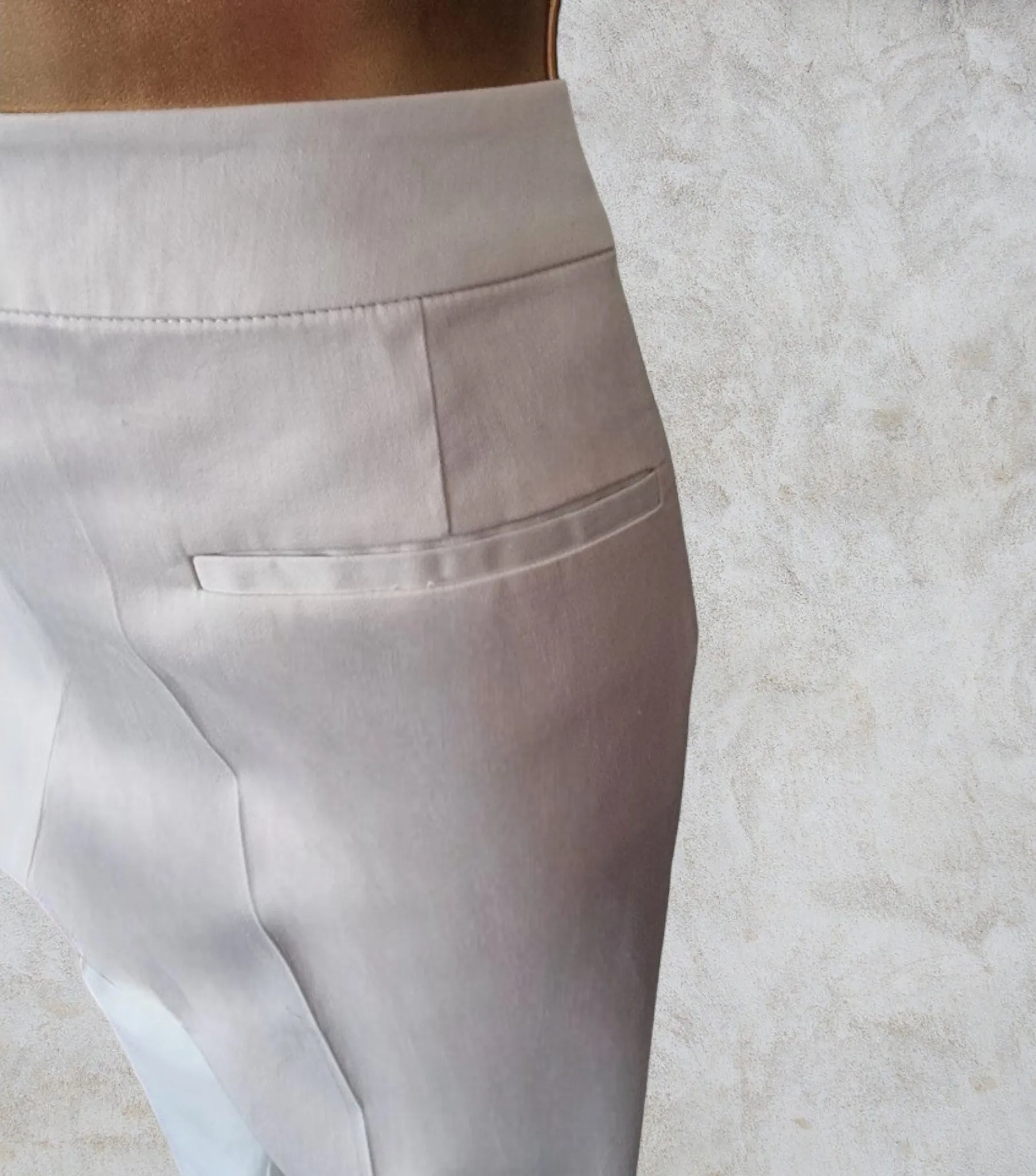 Pomodoro White  Cotton Cropped Stretch Trousers UK 18  US 14 EU 46 IT 50
