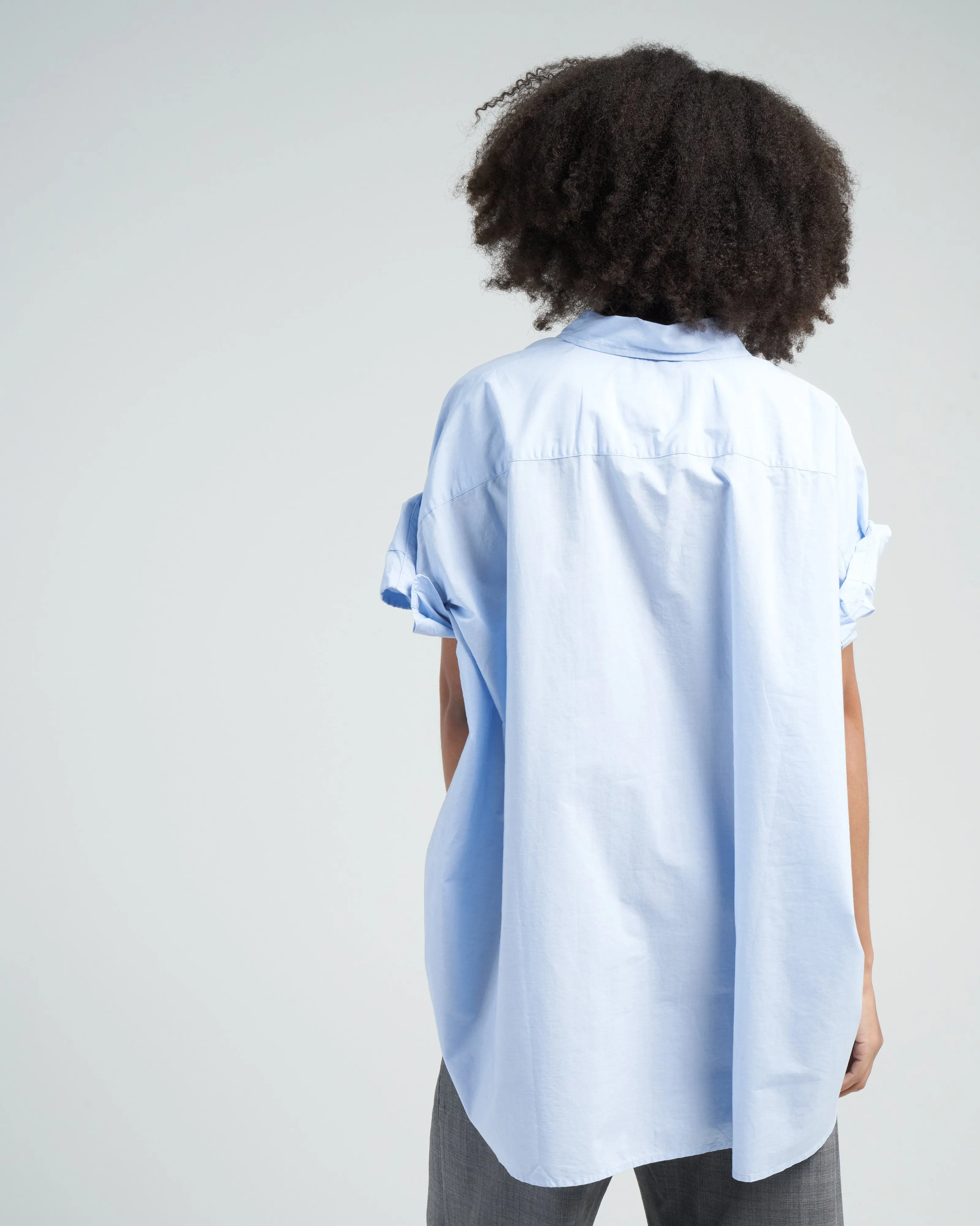 sleeveless boxy button-up shirt - eoe blue