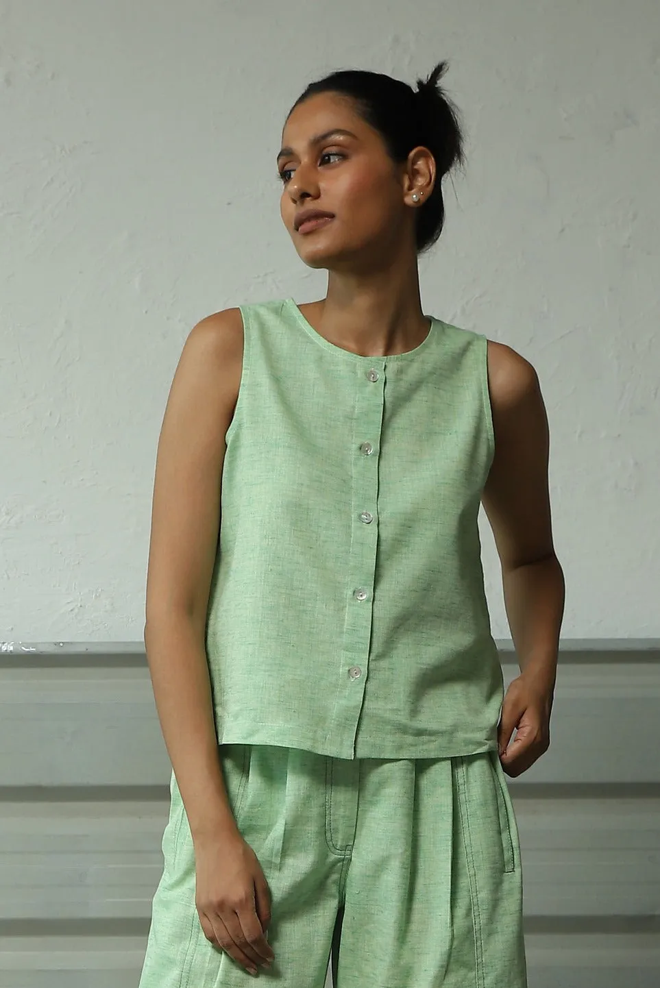 'TravelEase' Crop Top