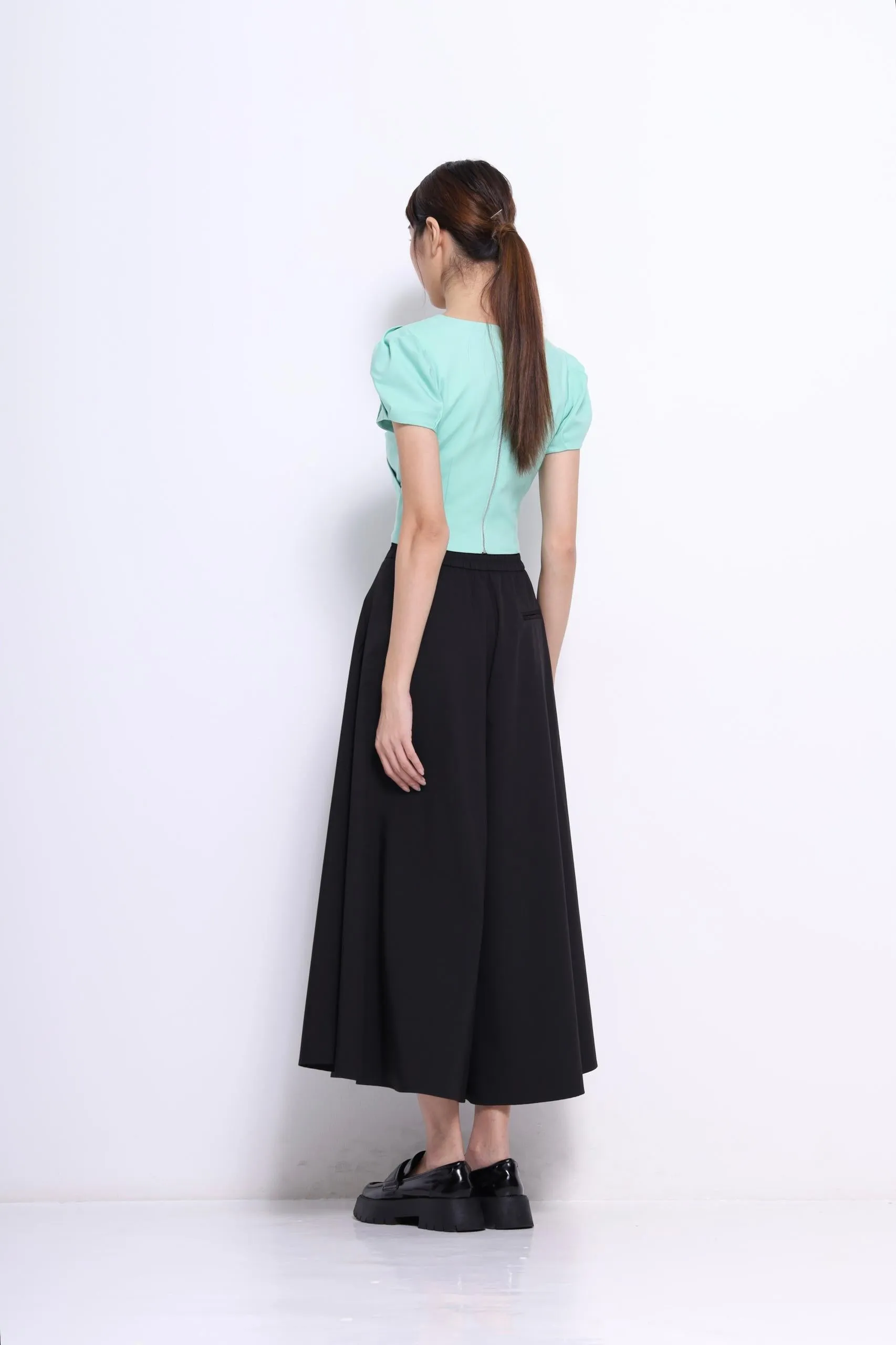 Verly V-neck Blouse