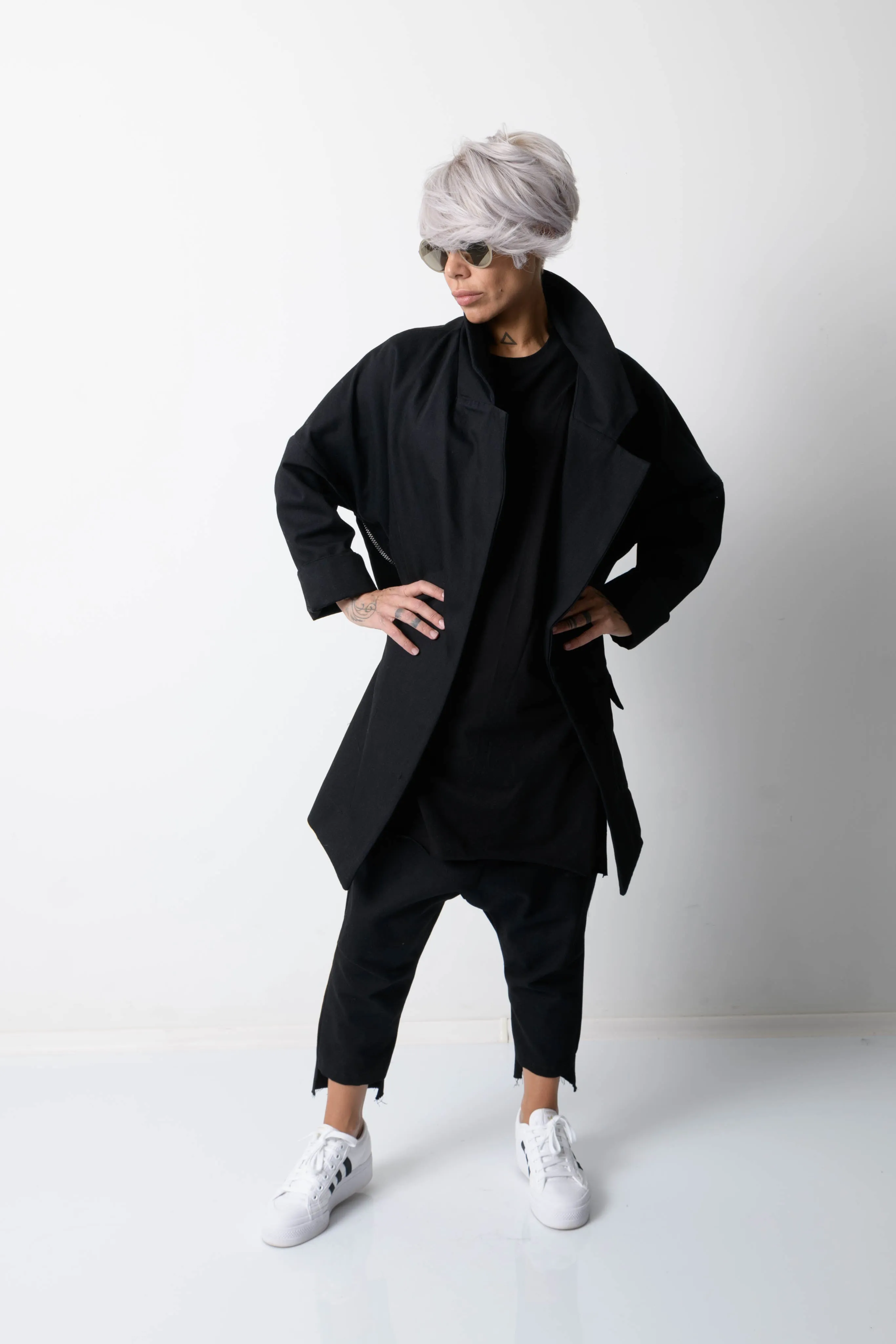 Woman Denim Coat with Lapel Collar and Big Pockets