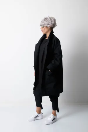 Woman Denim Coat with Lapel Collar and Big Pockets